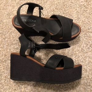 Volcom Women’s Black Wedge Sandal, Size 7